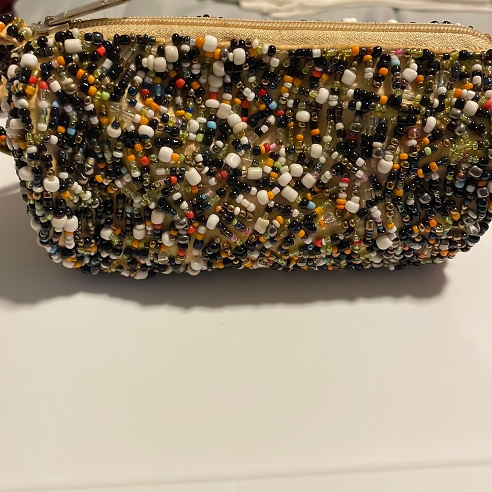 Really pretty beaded bag!